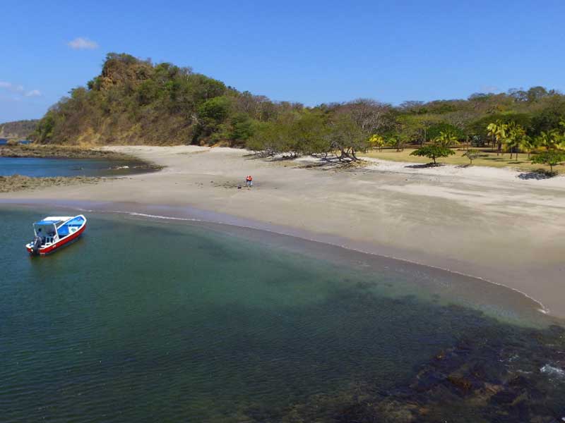 Une photo de plage.