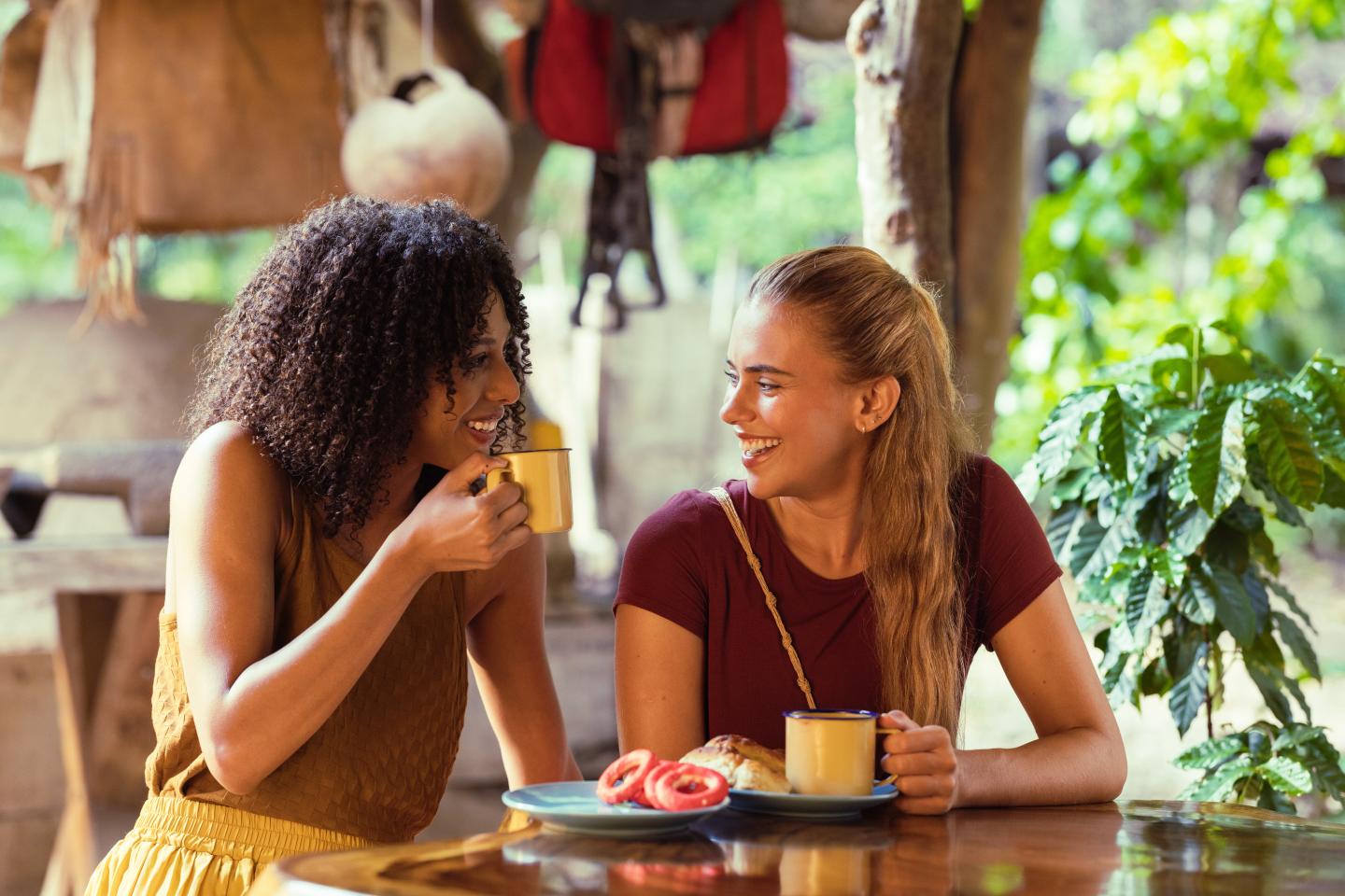 femmes-buvant-du-café-el-sitio-don-pedro-nicoya