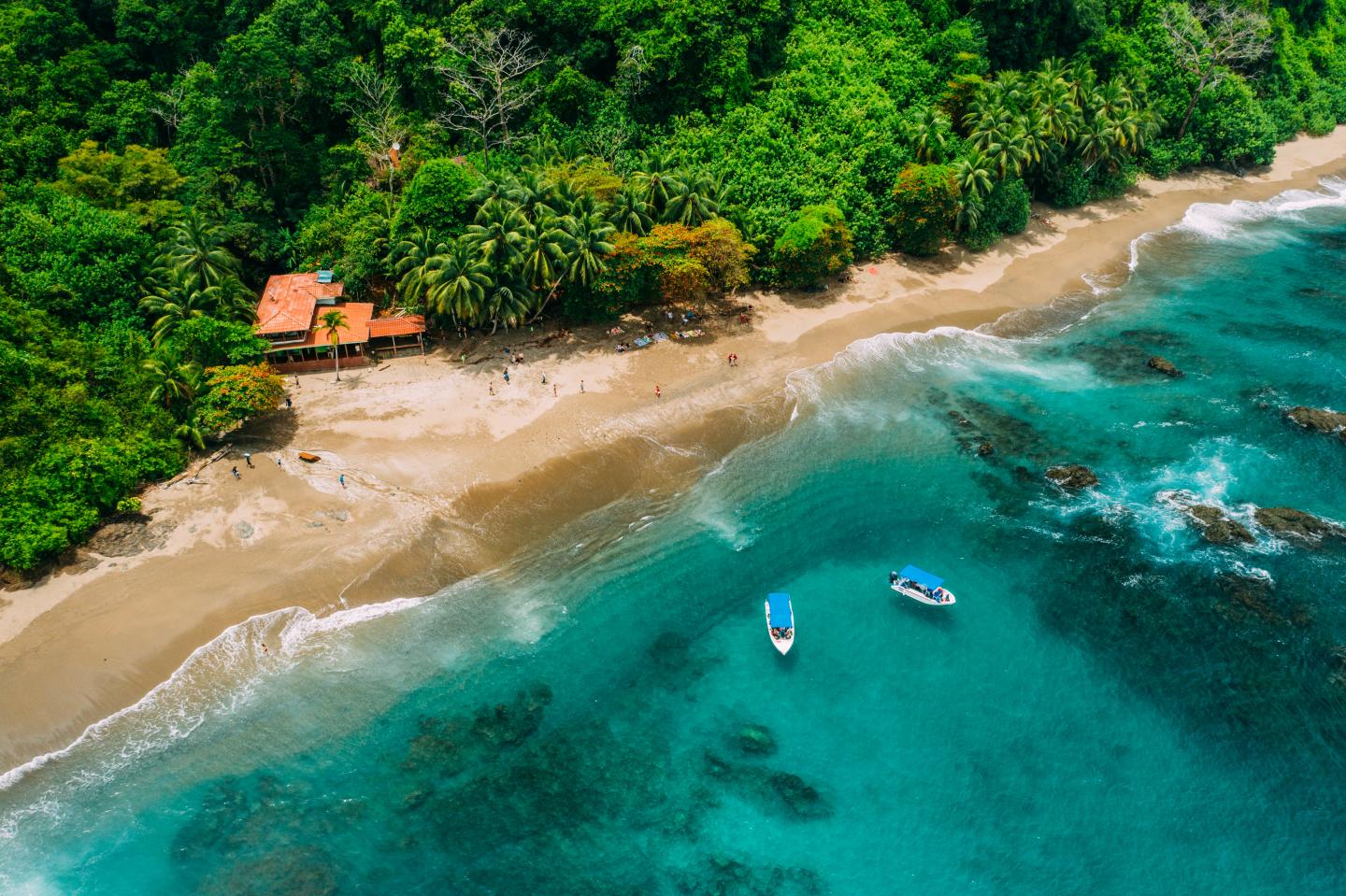 Vue aérienne de la plage de l'île del Caño