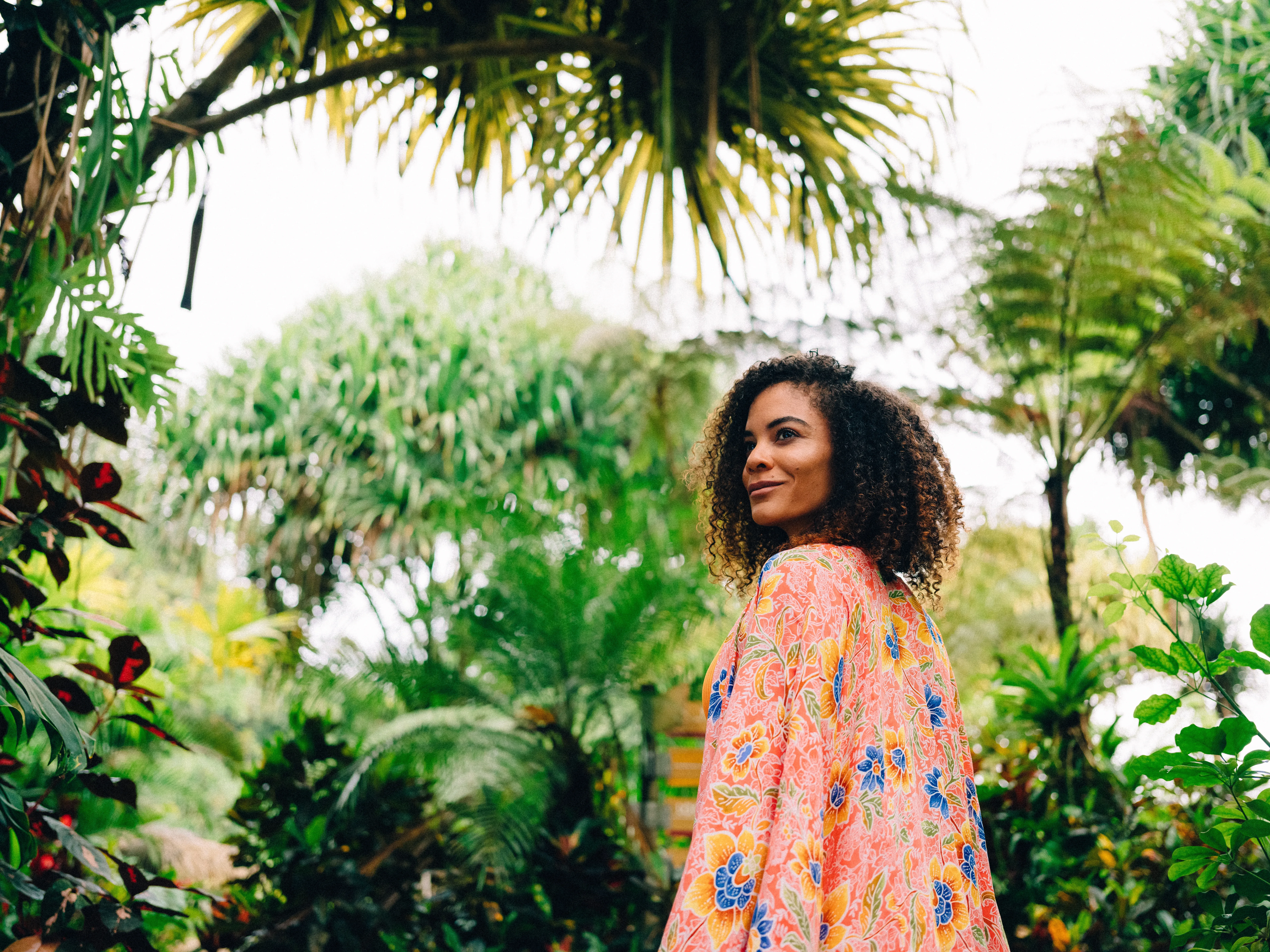 Femme dans la jungle